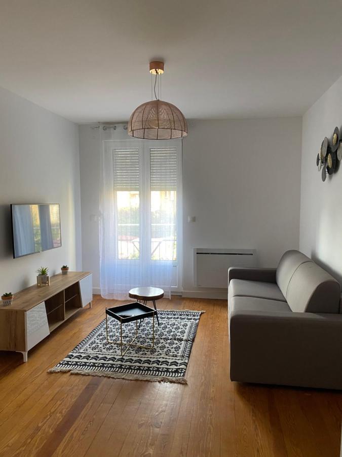 Apartment Les Rives Saint Symphorien, Meubles *